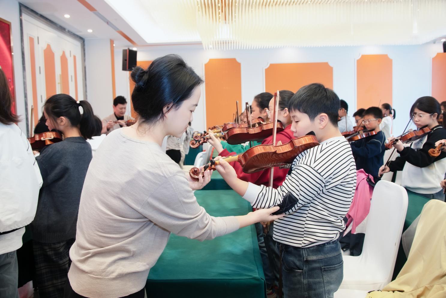 江蘇鳳靈樂器有限公司 江蘇鳳靈樂器有限公司